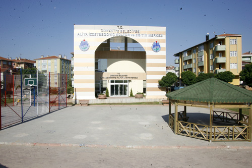Aliyaİzzet Begoviç Kültür Merkezi 