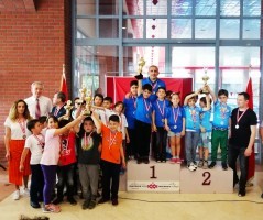 Ümraniye Belediyesi Gençlik ve Spor Kulübü Satranç Takımı'ndan Bir Kupa Daha!