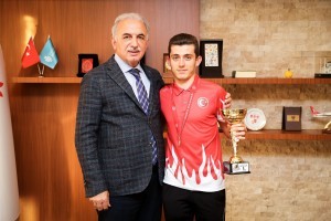 Ümraniye Belediyesi'nin Sporcusu Dağ Bisikletinde Türkiye Şampiyonu Oldu