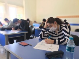 Üniversite Adaylarına Deneme Sınavı Yapıldı 