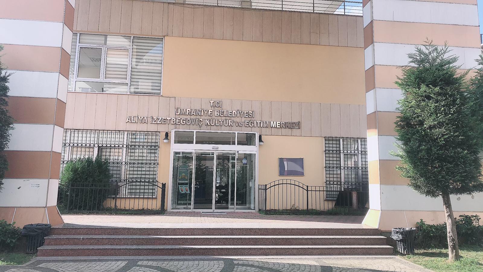 Aliya İzzet Begoviç Kültür Merkezi Spor Salonu